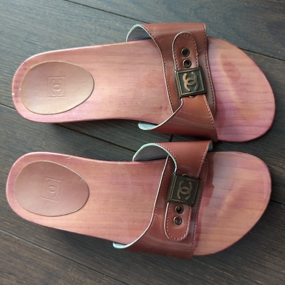 CHANEL Vintage Interlocking CC Logo Clogs - Picture 5 of 16